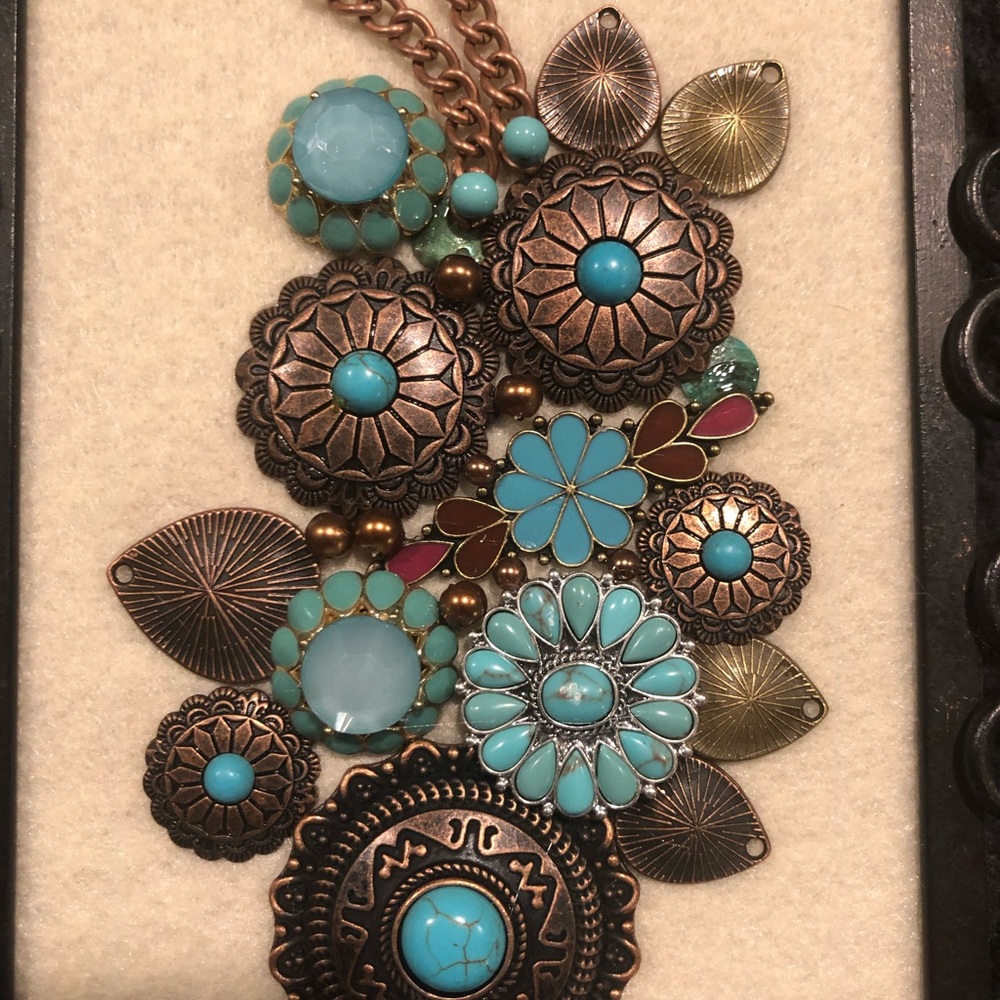 FRAMED JEWELRY ART COLLAGE IN VINTAGE FILIGREE FRAME HANDMADE UNIQUE OOAK ๐ - Picture 10 of 14